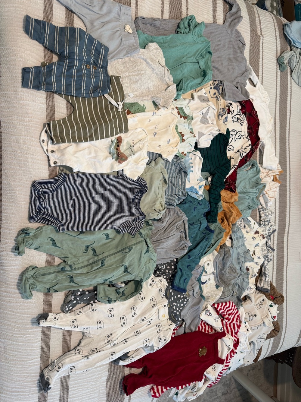 NO STAINS - 40 pieces NEWBORN Baby Clothes